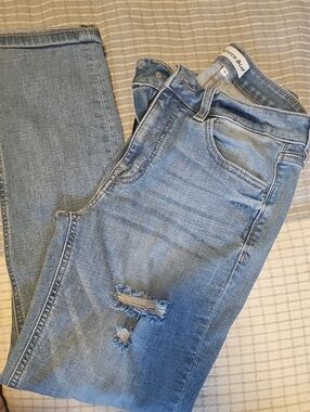 Studio Blue Light Blue Distressed Women’s Jeans